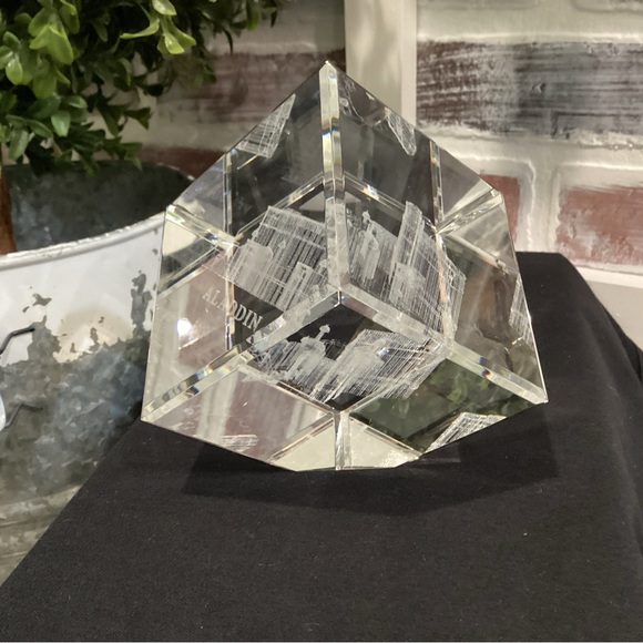 Vintage - Aladdin Casino / Hotel - Vegas - Cut Crystal Glass Collectible - Nice - Picture 4 of 12